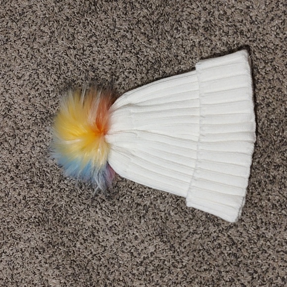 Girls Puma Pom Beanie Hat - Picture 5 of 5